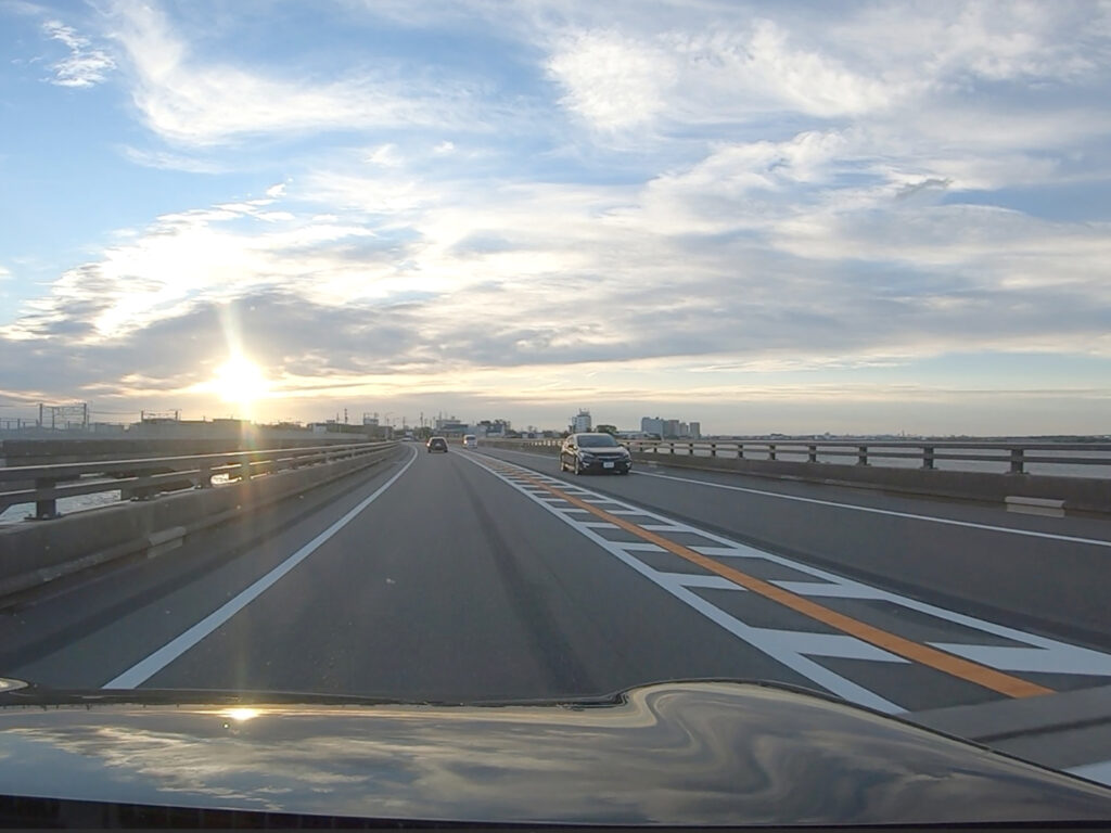 Quiet coastal driving experience between Tokyo and Kyoto